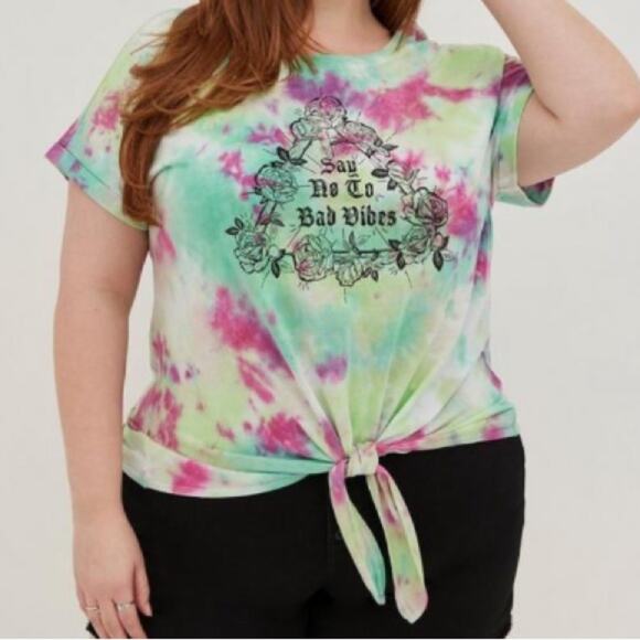 Torrid VIBES TIE-DYE LOVESICK TIE-FRONT TEE - Picture 1 of 9